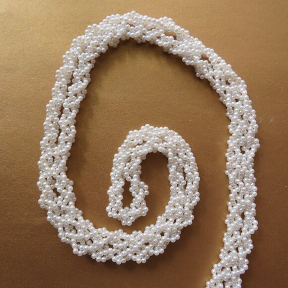 Vintage White Faux Pearl Braided Lariat Necklace with Tassel Drops - Picture 3 of 6